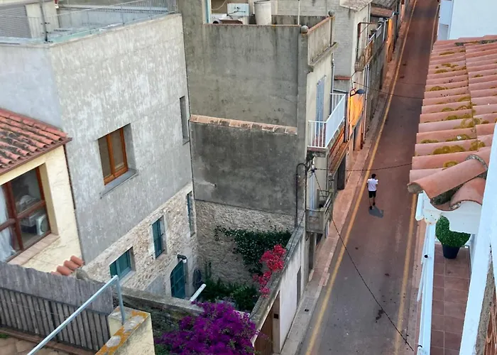 Julian * L' Escala